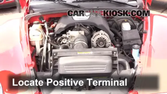 2004 Chevrolet SSR 5.3L V8 Battery Jumpstart